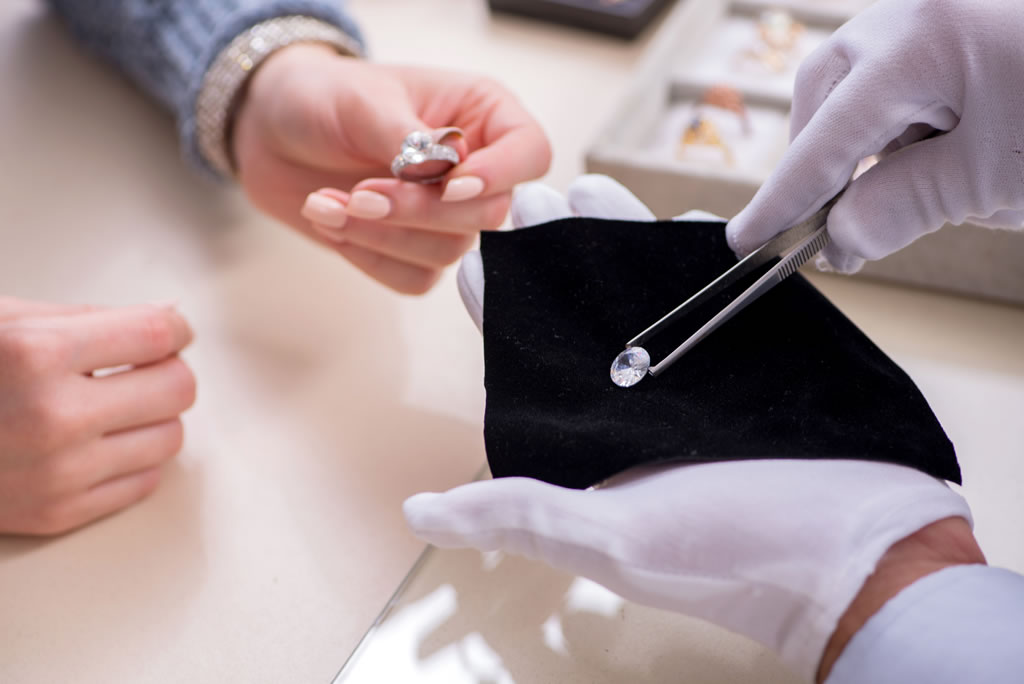 NCJV registered and qualified jewellery valuers in Adelaide